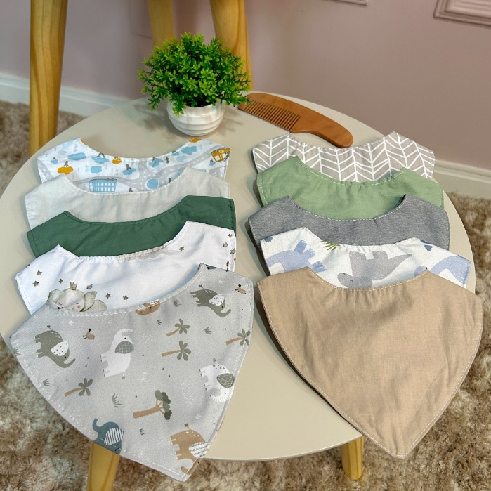 Kit C/3 Babador Bandana de Bebê 100% Algodão 23cm x 18cm - Sortidas