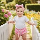 Conjunto Bebê Feminino Body Branco + Short Rosa Estampado com Faixa Look Infantil Confortável